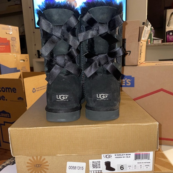UGG | Shoes | Womens Bailey Bow Ugg 